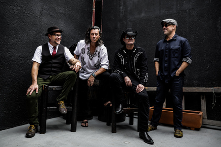 Roger Clyne & The Peacemakers With Special Guest Miles Nielsen & The Rusted Hearts